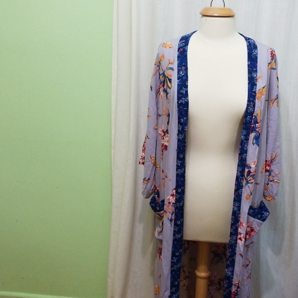 Long floral robe
